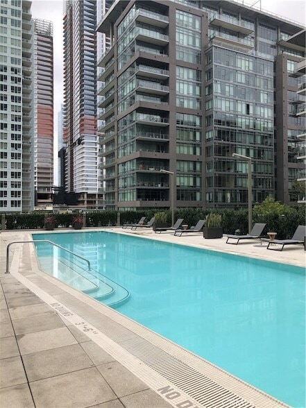 Building Photo - 1155 S Grand Ave Unit 1605