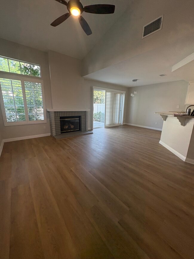 Photo - 2211 Carob Way