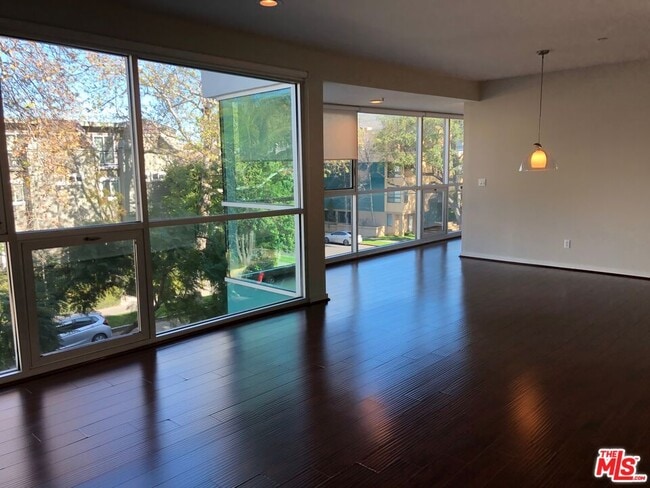 Photo - 1545 S Bentley Ave Unit 301