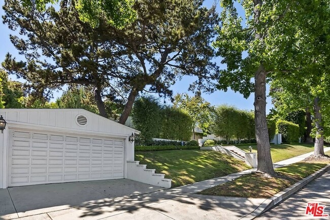 Photo - 111 S Glenroy Ave