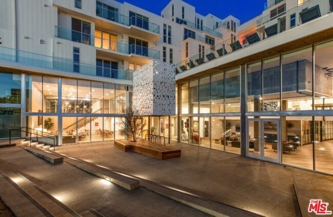 Building Photo - 13448 Beach Ave Unit ph7313