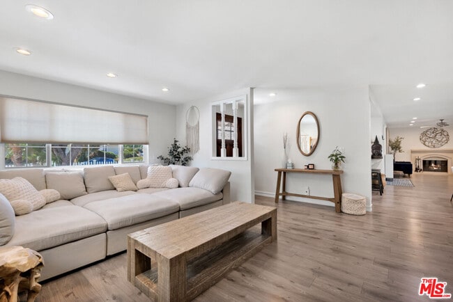 Photo - 3179 Jessica St