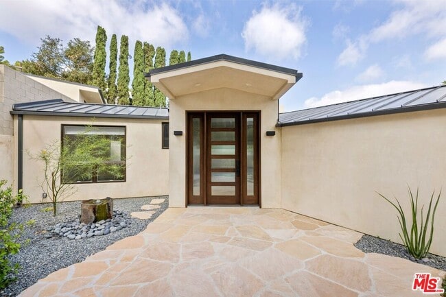 Photo - 14315 Mulholland Dr