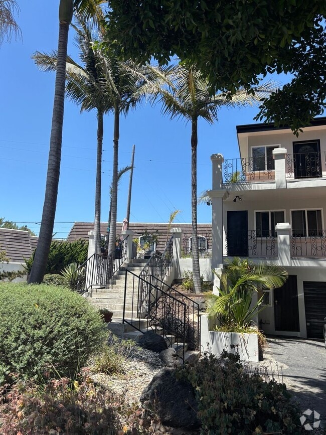 Building Photo - 1 Bed Apartment in Prime Playa Del Rey - ... Unit 03