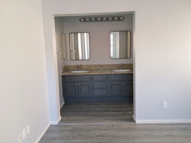 Photo - MOVE-IN -READY