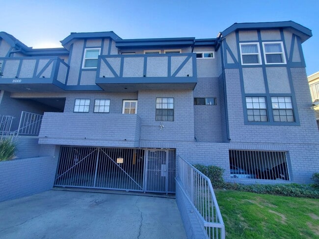 Photo - 15000 Burbank Blvd Unit 206