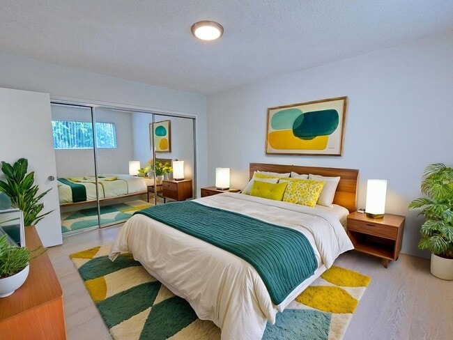 Photo - 1330 N Gardner St Unit 208