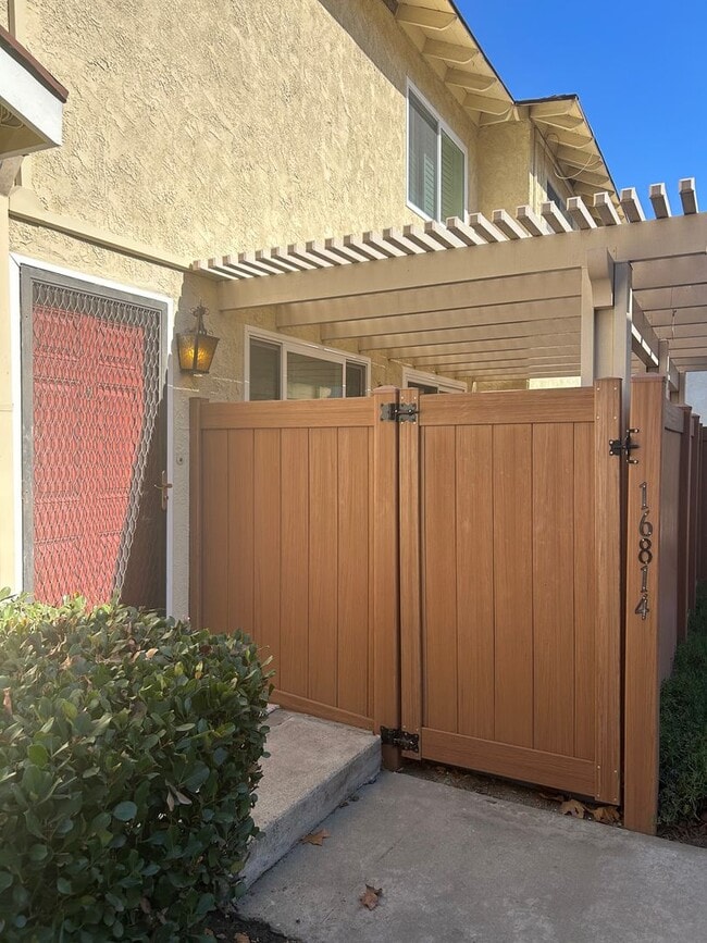 Photo - 2 story, 2 Bedroom, 1 bath condo for Rent ...