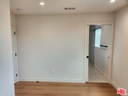 Photo - 1154 W 67th St