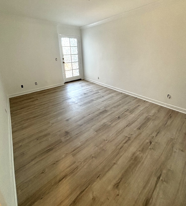 Photo - 555 Oak St Unit 305