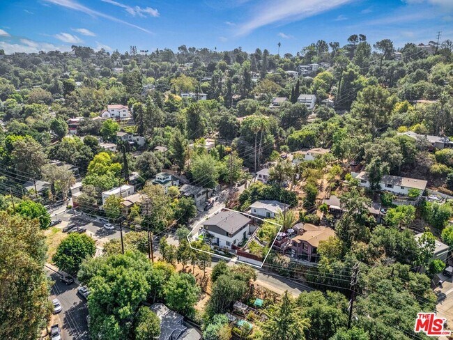 Photo - 4841 Minden Pl