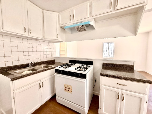 Photo - 9303 S Western Ave