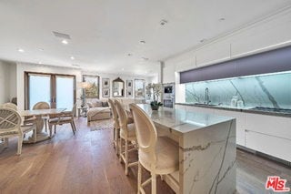 Photo - 132 N Swall Dr