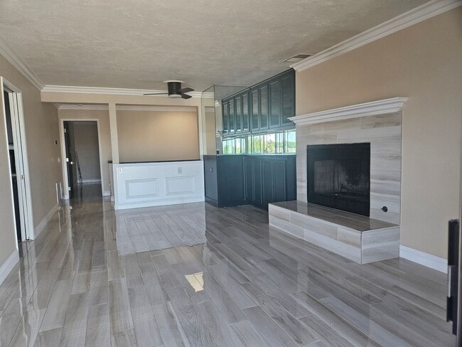 Photo - Beautiful condo ready for you to move into!