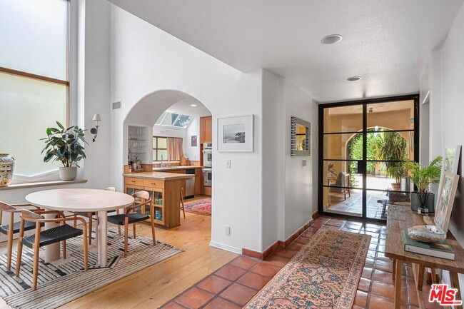Photo - 4372 Hillview Dr