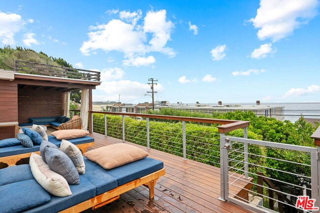 Photo - 25143 Malibu Rd