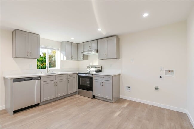 Photo - 10528 Hillhaven Ave