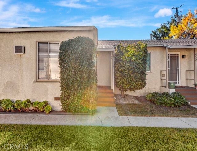 Photo - 557 N Rosemary Ln