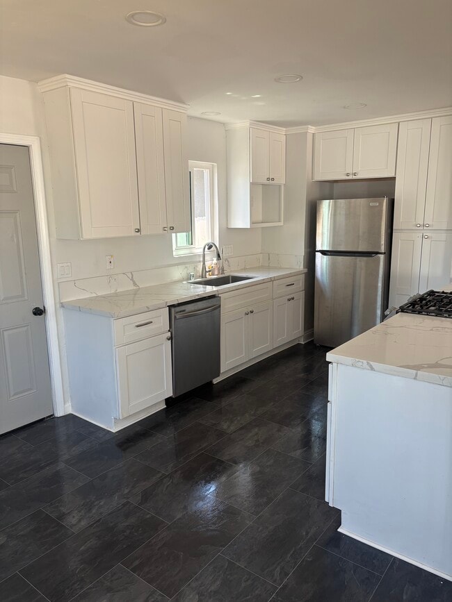 Photo - 1222 Willowside Ter