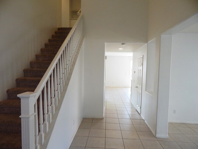 Photo - GORGEOUS 5 Bedroom** & 3 full bathrooms on a Cul-De-Sace Home!!