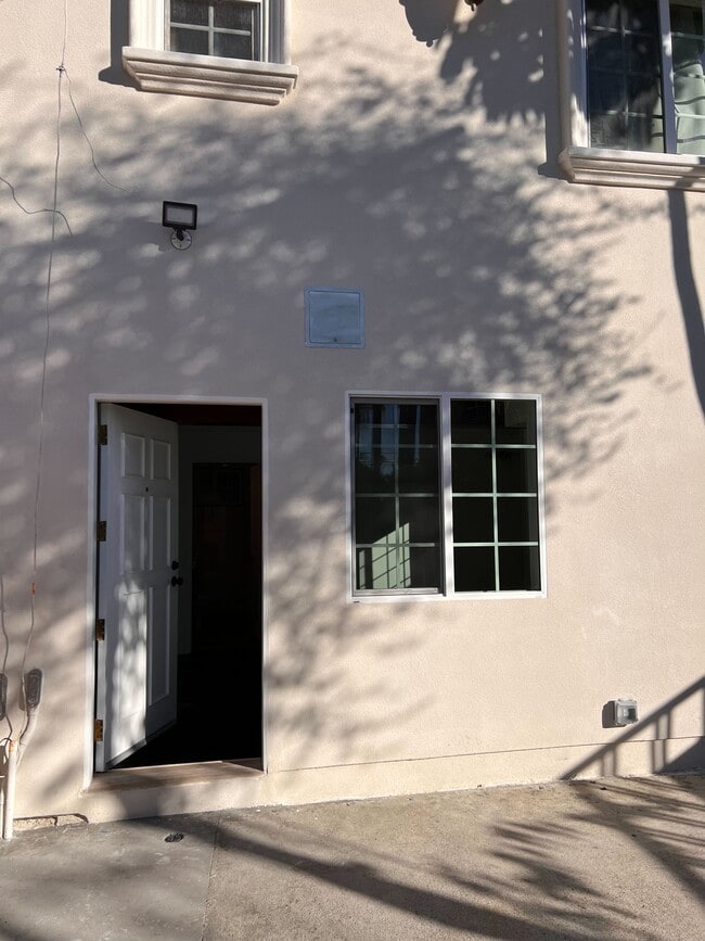 Building Photo - 10312 Buford Ave