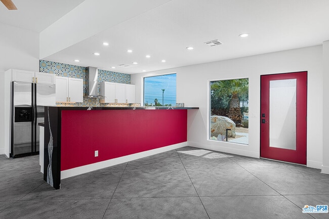 Photo - 2719 N Junipero Ave