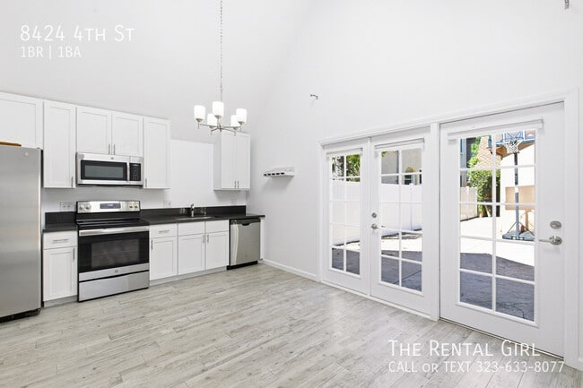 Photo - 8424 4th St