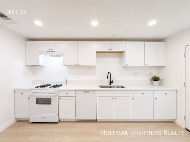 Photo - 15550 Vanowen St Unit 5