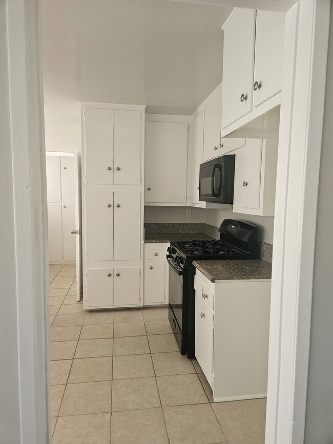 Canyon Gardens - Canyon Gardens Apartments