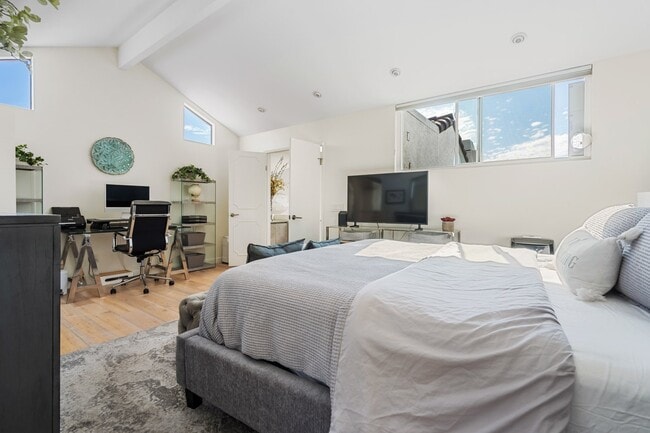 Photo - 315 Crocus Ct