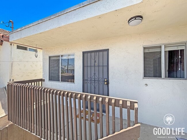 Building Photo - Comfortable 1BD/1BA Upper-Level Condo in North Park with Reserved Parking & On-Site Laundry Unit 4