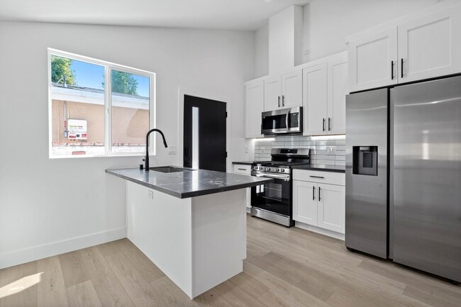 Building Photo - 7906 Oakdale Ave Unit ADU