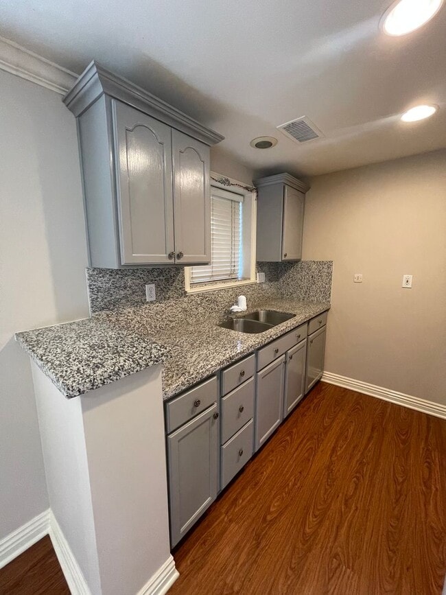 Photo - Freshly Remodeled 1 Bedroom 1 Bath Back House!