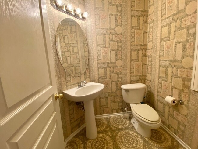 Photo - Spacious 3 Bed 2.5 Bath with a loft Ventura home