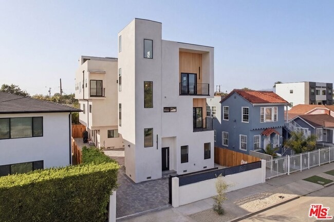 Photo - 2837 Redondo Blvd