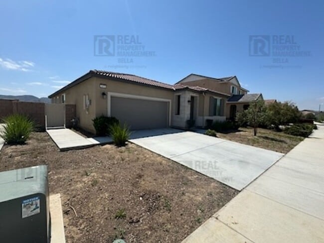Photo - Beautiful 3 Bed, 2 Bath Single-Story Home in McSweeny Farms with Open-Concept Living