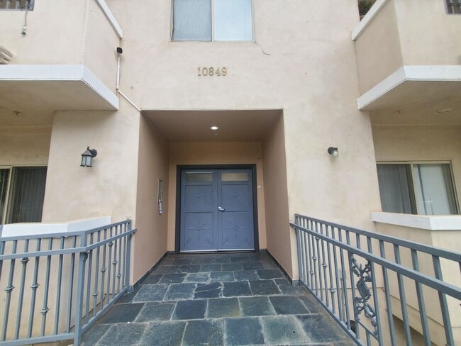 Photo - 10849 Fruitland Dr Unit 301