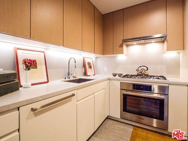 Photo - 877 Francisco St Unit 1115