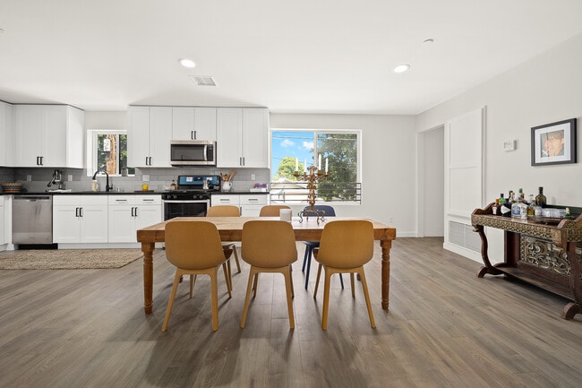 Photo - 14209 Gilmore Street