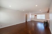 Photo - Beautiful Hawthorne Rental In Hollyglen!