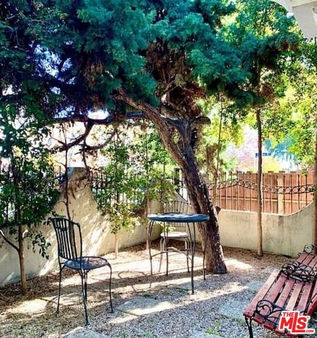 Photo - 1433 N Las Palmas Ave