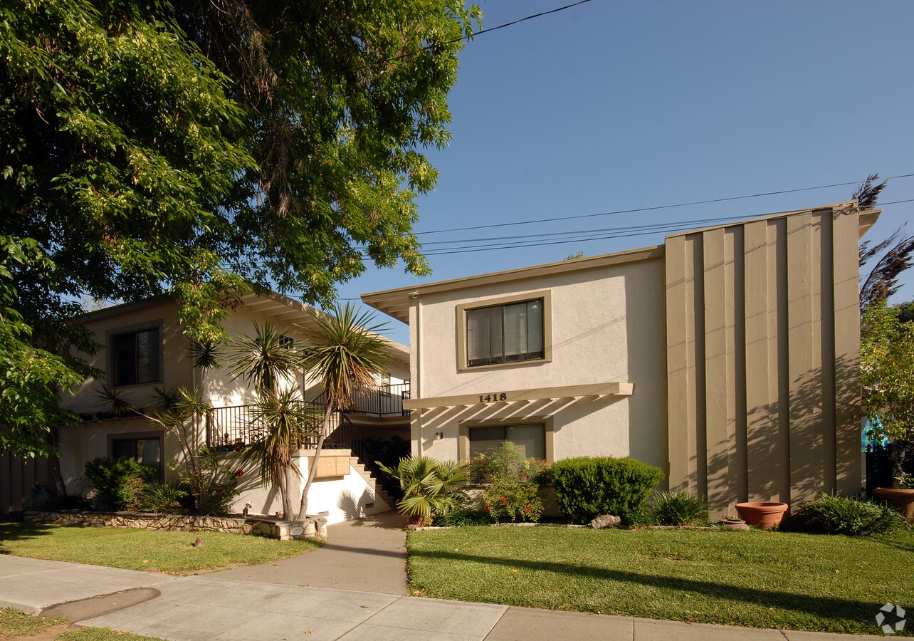 Photo - 1418 Magnolia St Apartments