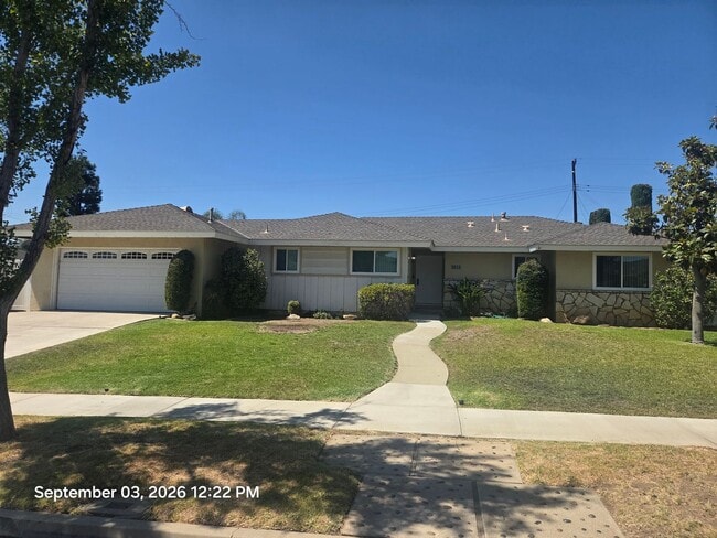 Building Photo - 3613 N Calmgrove Ave