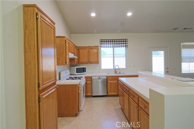 Photo - 28422 Belleterre Ave