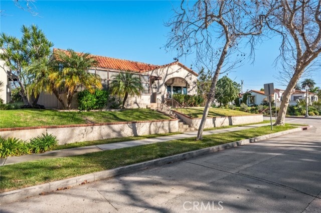 Photo - 929 E 37th St