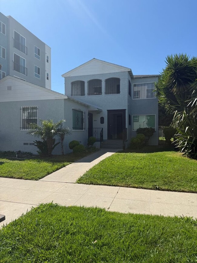 Photo - FOR RENT — COMPLETELY REMODELED Apartment Unit 3529