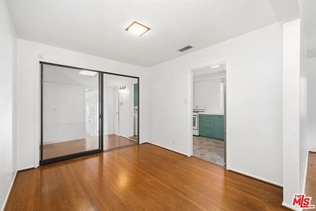 Photo - 14529 Greenleaf St