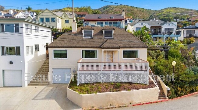 Photo - 2381 Hyland Ave