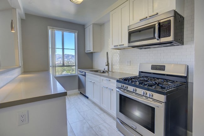 Photo - Park La Brea