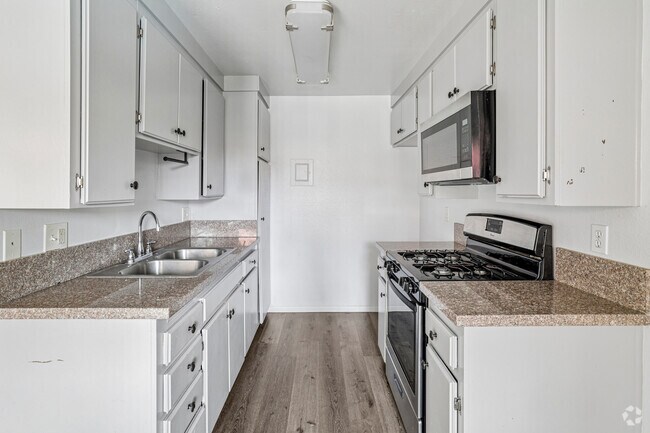 1BR, 1BA - 500SF - Kitchen - 3500 Cedar Avenue